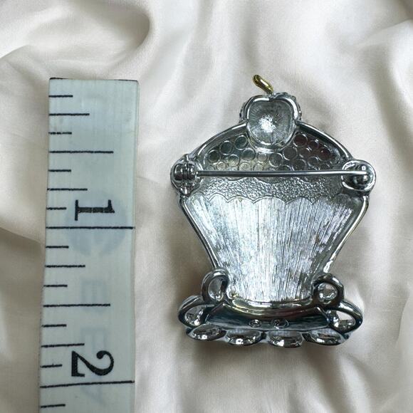 Swarovski Crystal Whimsical Cupcake Brooch Pin, Cute Twee Jewelry - Picture 3 of 4